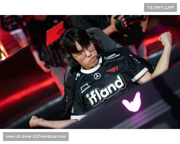 T1晋级MSI全景 Doran衣角微脏 Gumayusi耸肩传递轻松气氛 T1晋级MSI全景 Doran衣角微脏 Gumayusi耸肩传递轻松气氛